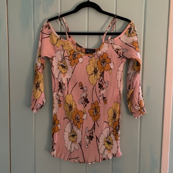Pink floral cold shoulder top by Whoa, wait Walmart S - Picture 1 of 2